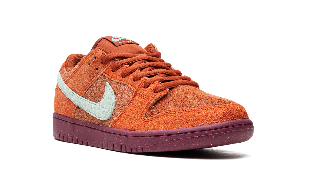 Nike SB Dunk Low Pro Prm Mystic Red - All-Suede Skate Shoe with Emerald Accents