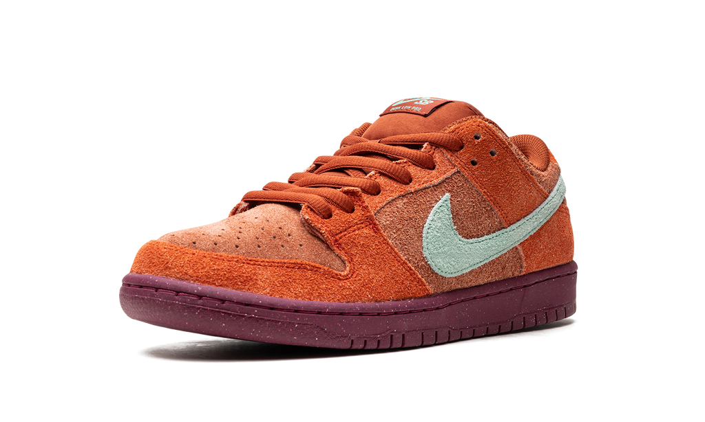 Nike SB Dunk Low Pro Prm Mystic Red - All-Suede Skate Shoe with Emerald Accents