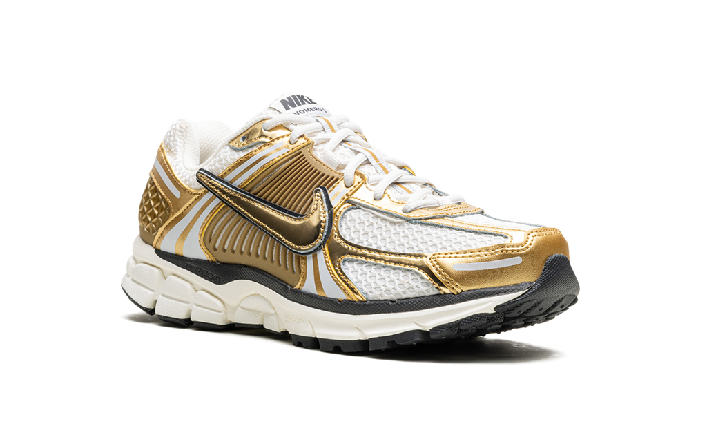 Nike Zoom Vomero 5 WMNS Metallic Gold - Retro Women's Sneaker with Zoom Air Cushioning
