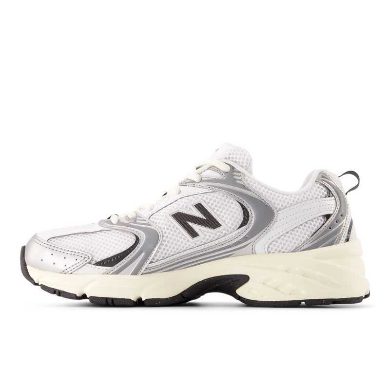 New Balance 530 Unisex Sneaker - Retro Running Style with Modern Comfort