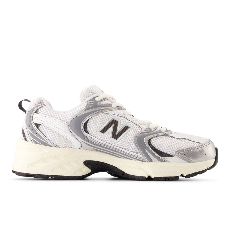 New Balance 530 Unisex Sneaker - Retro Running Style with Modern Comfort