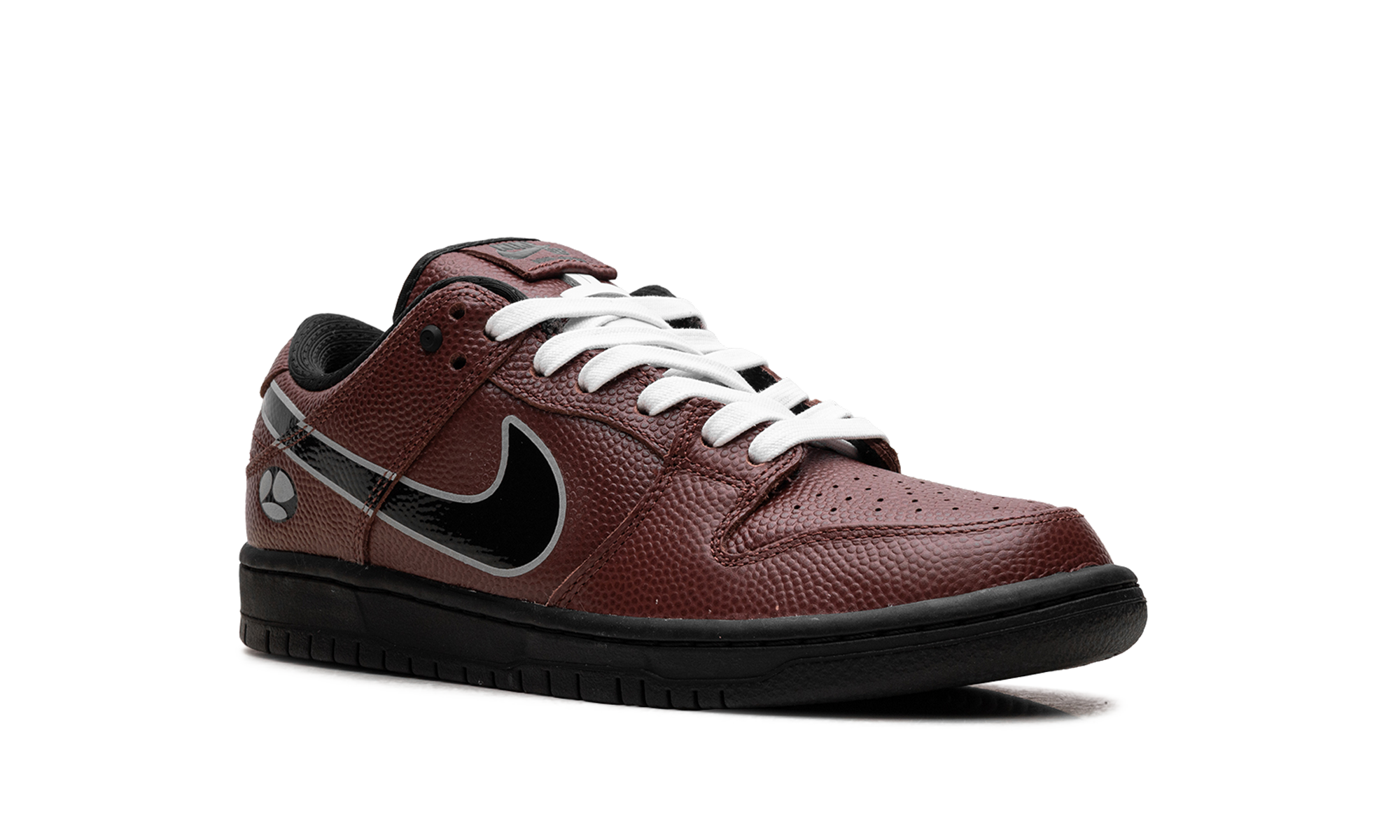 Nike SB Dunk Low Pro x Limosine Skateboard HJ4131-200 | Football-Inspired Collaboration