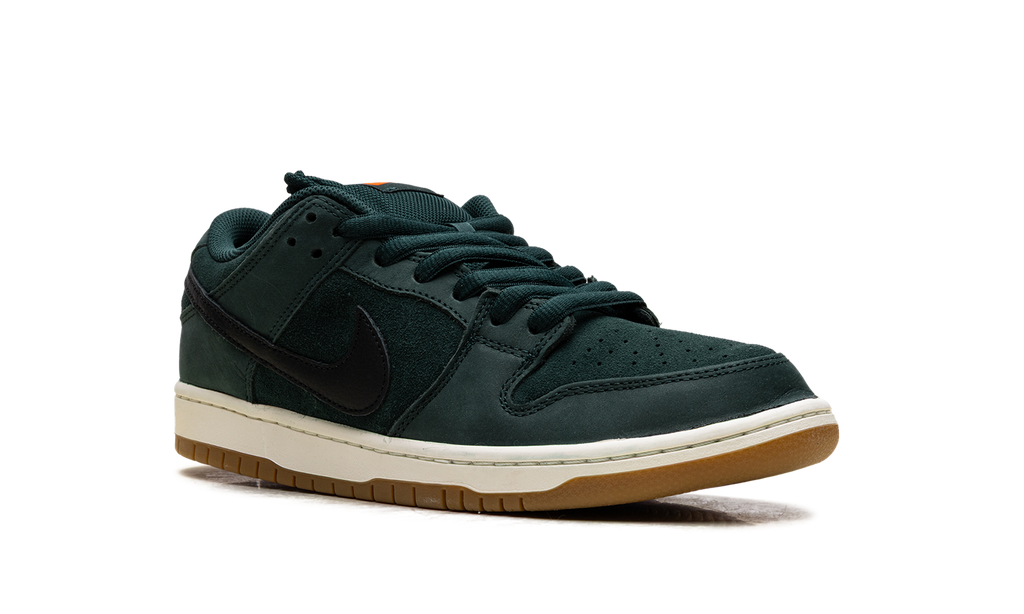 Nike SB Dunk Low Pro "Deep Fir" - Premium Skate Shoe with Zoom Air Cushioning