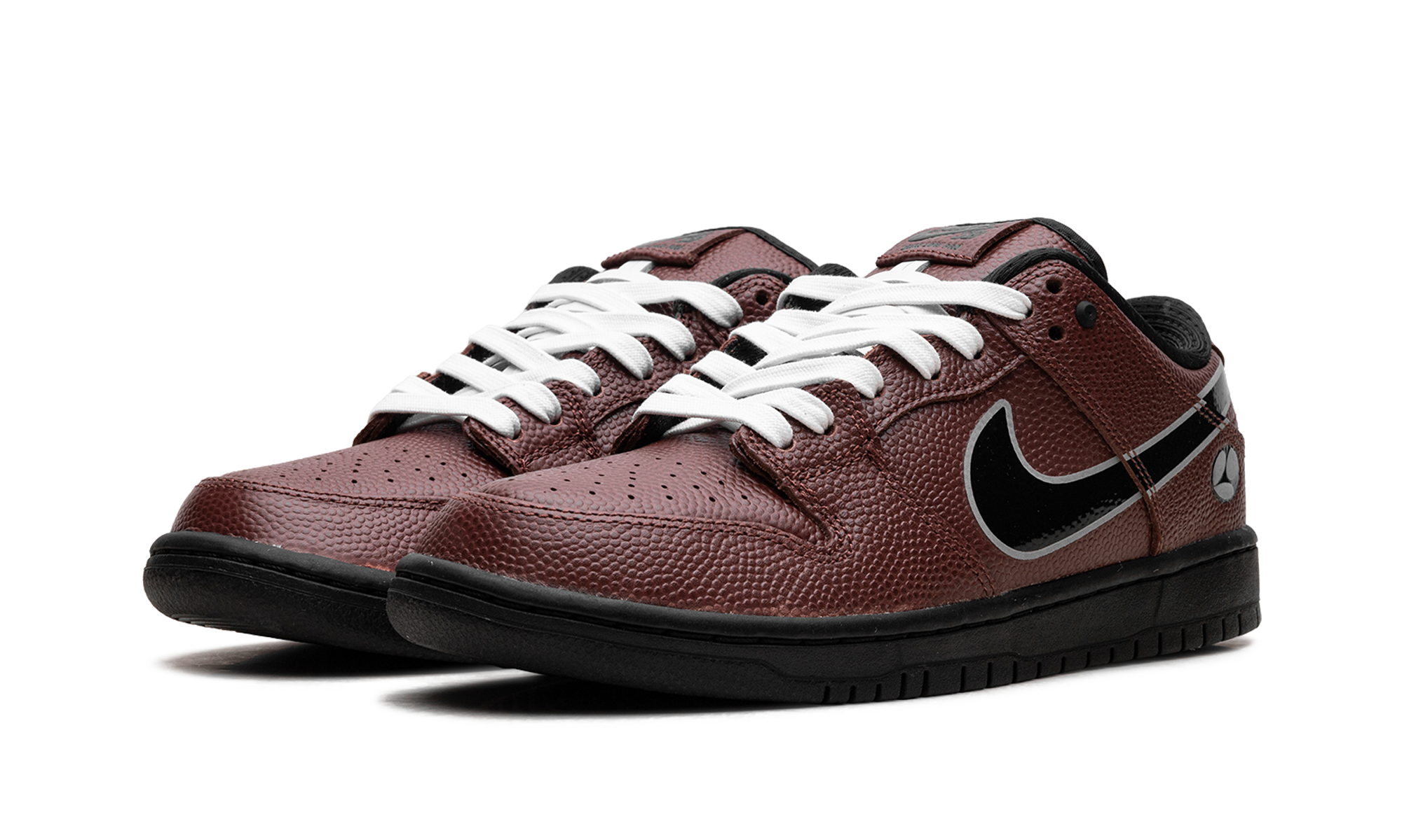 Nike SB Dunk Low Pro x Limosine Skateboard HJ4131-200 | Football-Inspired Collaboration
