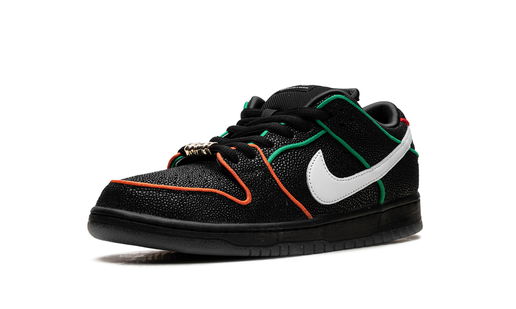 Nike SB Dunk Low Bronx Girls Skate - Black Pebbled Leather HV1664 001