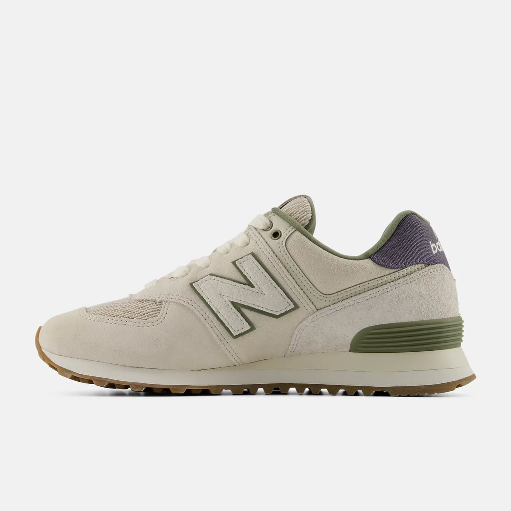 Men's New Balance 574 - Classic Versatile Sneaker for Everyday Comfort