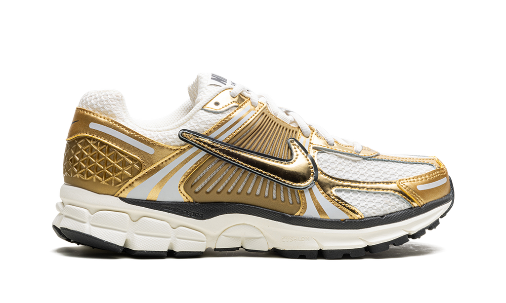 Nike Zoom Vomero 5 WMNS Metallic Gold - Retro Women's Sneaker with Zoom Air Cushioning