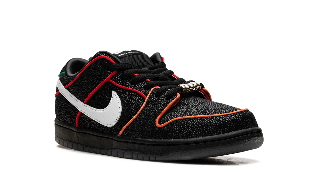 Nike SB Dunk Low Bronx Girls Skate - Black Pebbled Leather HV1664 001
